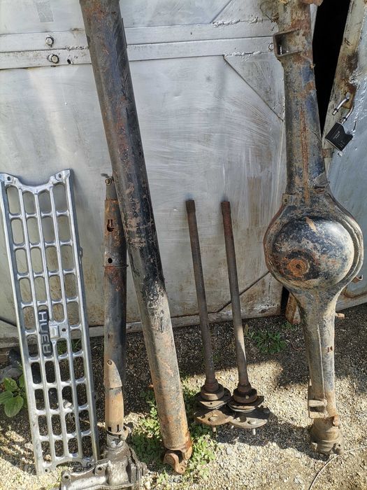 Продам разное,редуктора,емкости