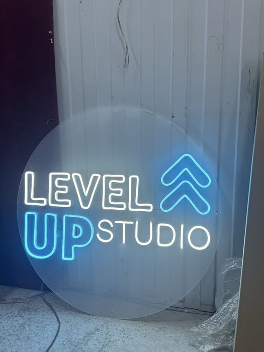 Неоновая вывеска АКЦИЯ!!