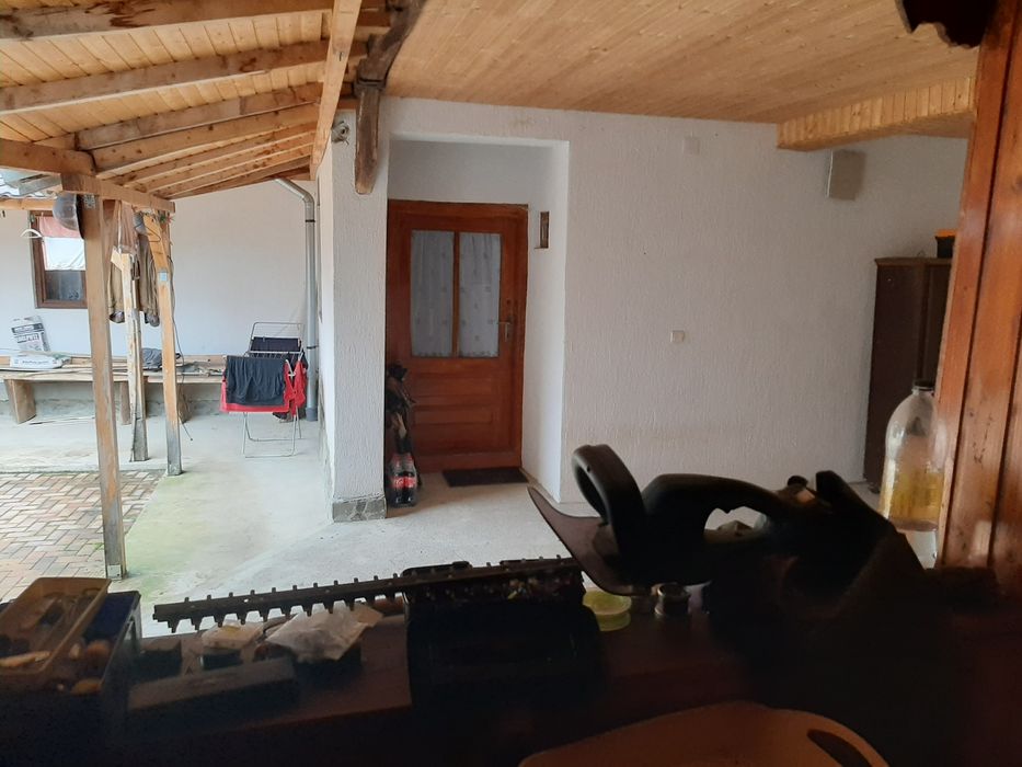 Vând casă la țară