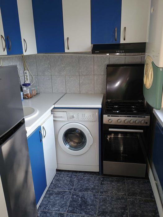 Persoană fizică închiriez Ap. 2 camere.