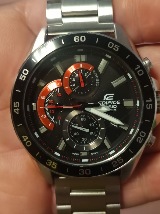 Vând ceasuri Casio edifice!