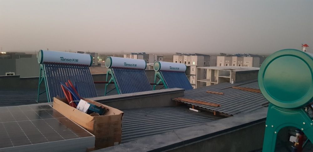 Quyosh suv isitish moslamalarini ustanofka mantaj qilish.