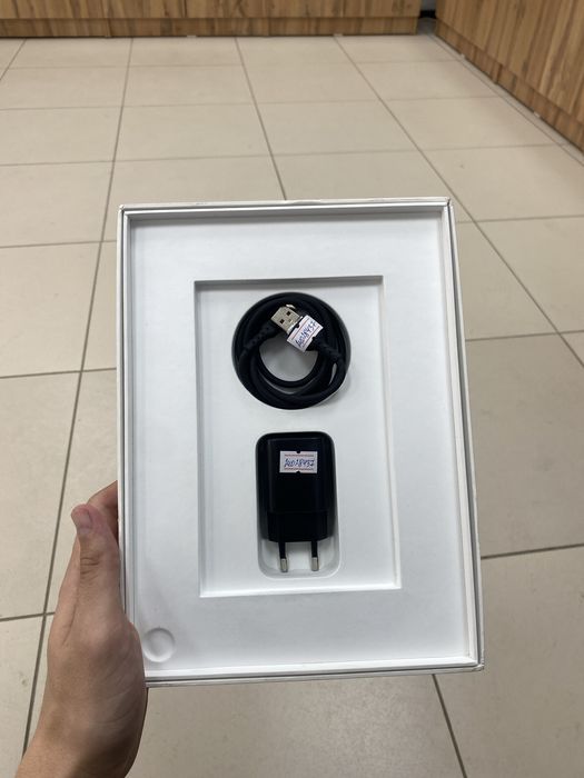 Планшет - Apple Ipad Air 5