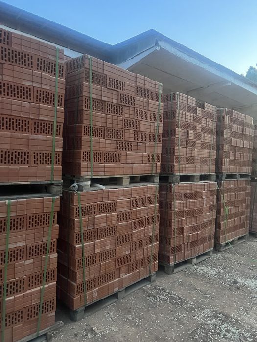 Керамический красный кирпич