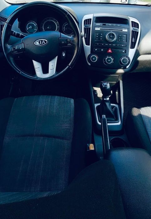 KIA CEED 2010 1.6 Benzină 126CP - ÎNMATRICULATĂ ÎN GERMANIA - Se află în SIBIU - 3.800€