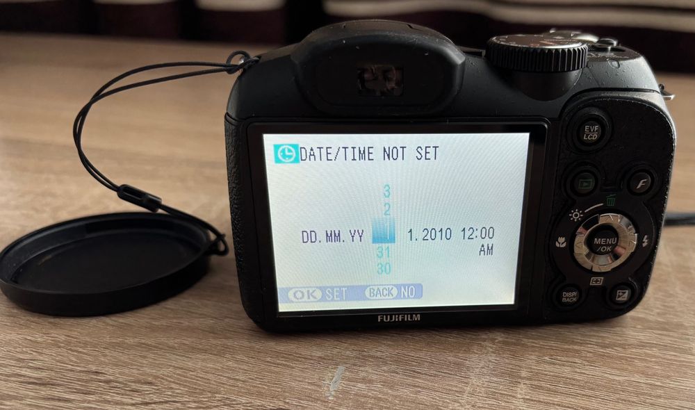 Фотокамера FinePix s2500HD