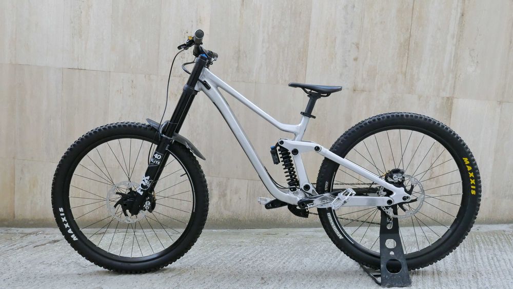 Scott Gambler 920, състезателен DH, 29 цола, FOX 40, Shimano Saint