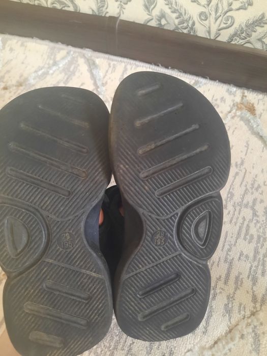 Продам сандали для мальчика