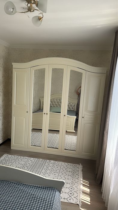 Продам спальный гарнитур