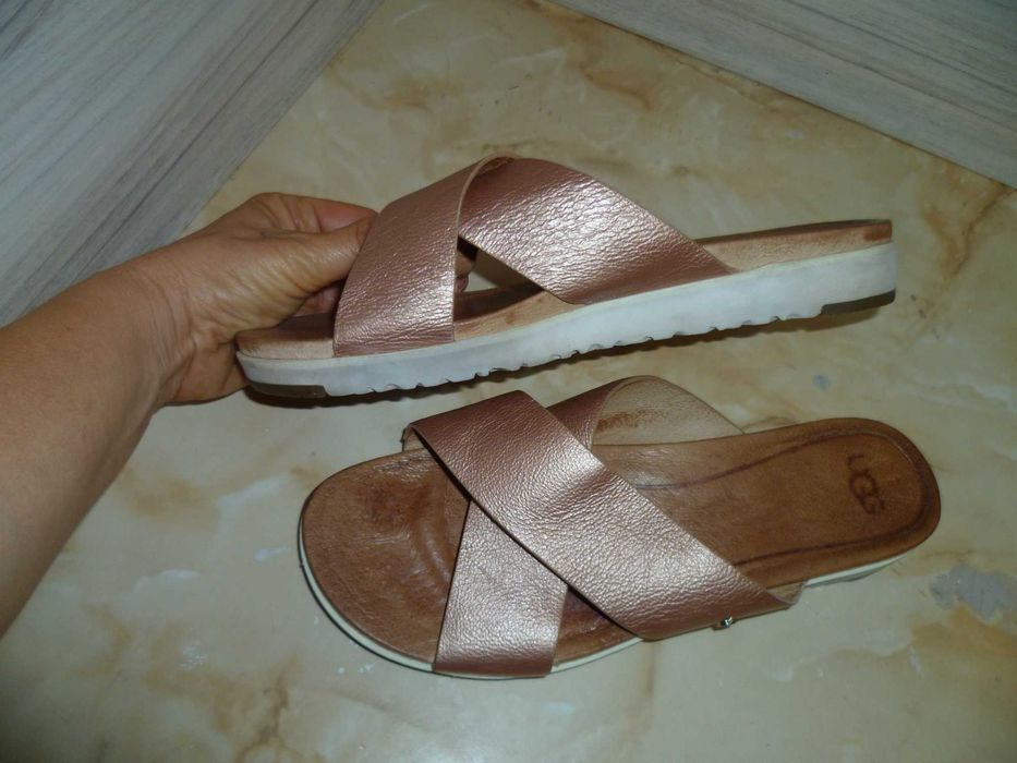 UGG чехли №40...