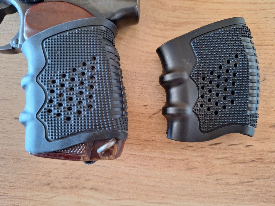 Гумена ръкохватка противоплъзгаща за пистолет