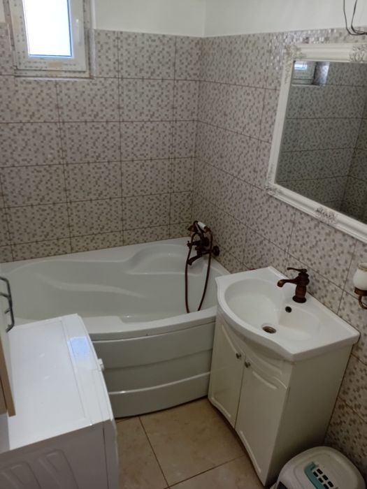 Închiriez Apartament 2 camere cu 2 intrari