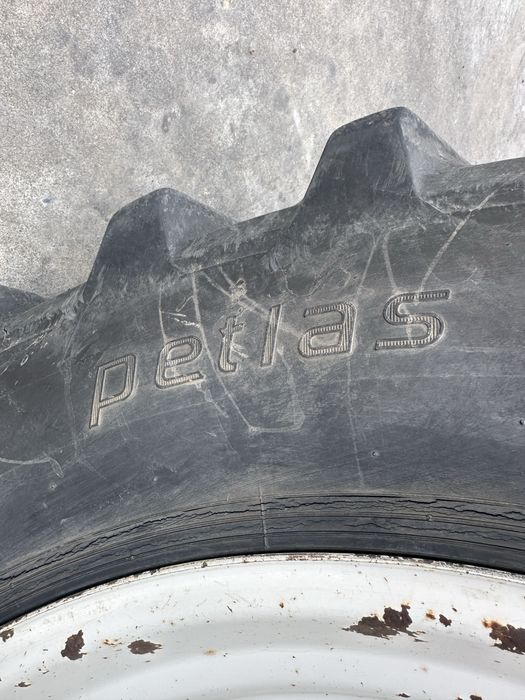 Гума за трактор petlas