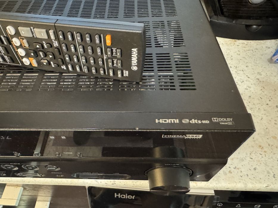 Yamaha RX-V373 resiver