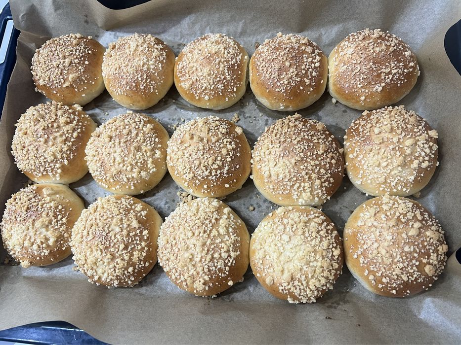 Бауырсақ пен булочки