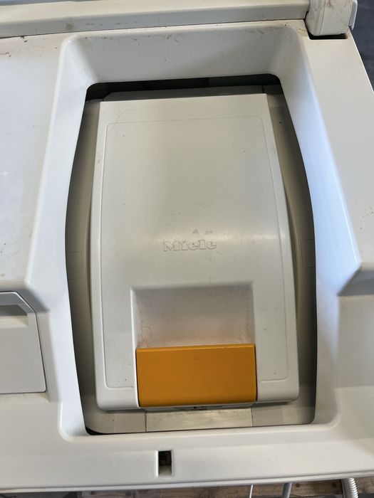 Пералня Miele 45см горно зареждане 6кг/1200