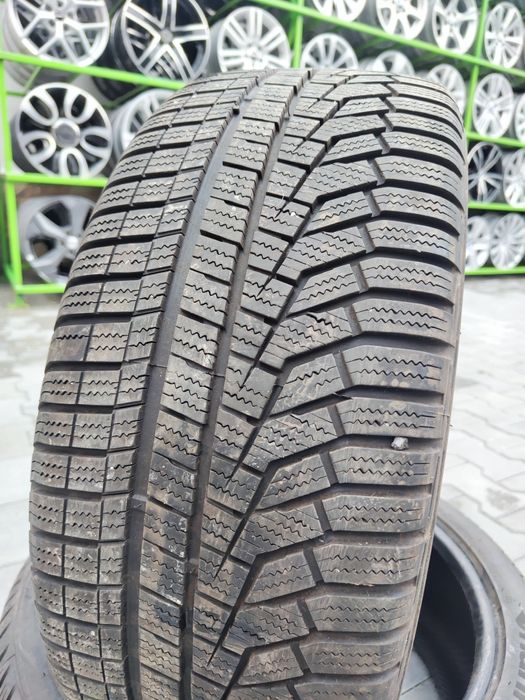 2 бр зимни 225/40/18 Hankook