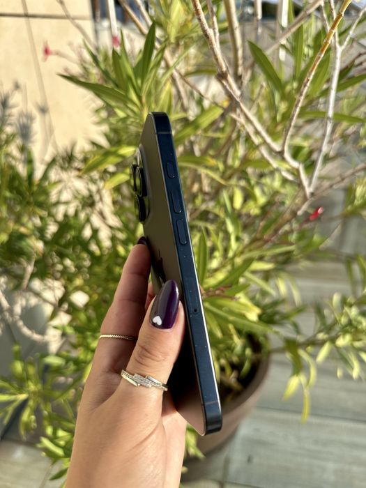 Iphone 16 pro - 256GB( 89% battery )