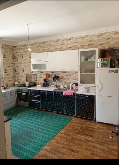 Продается двух этажный дом.