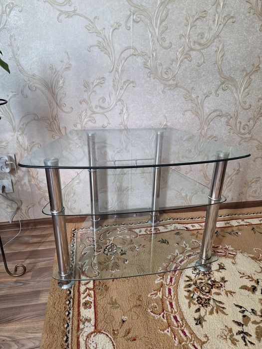 Стеклянная тумба
