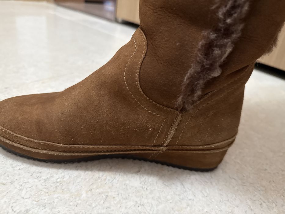 Продам зимние сапоги девушкам