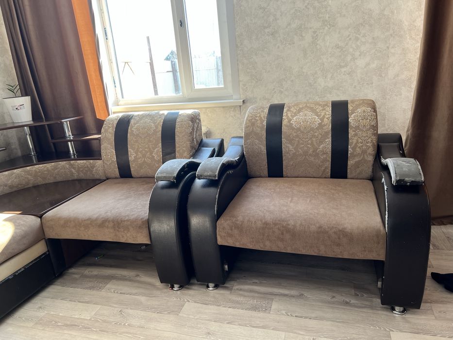 срочно продам диван