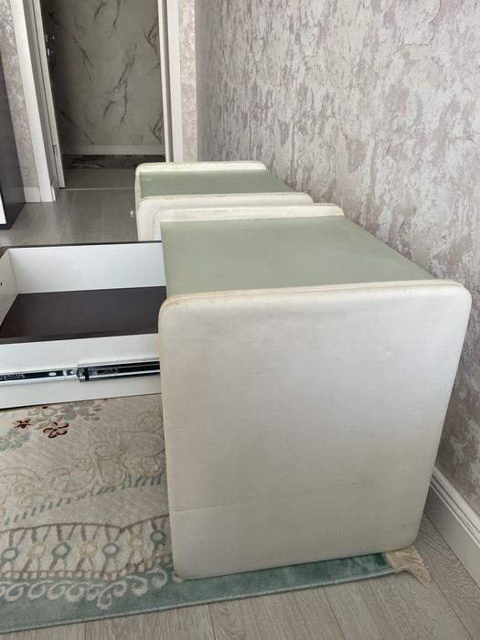 Тумба прикроватная