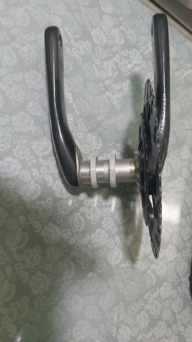 Pedalier BB-30 Specialized carbon 52 - 34