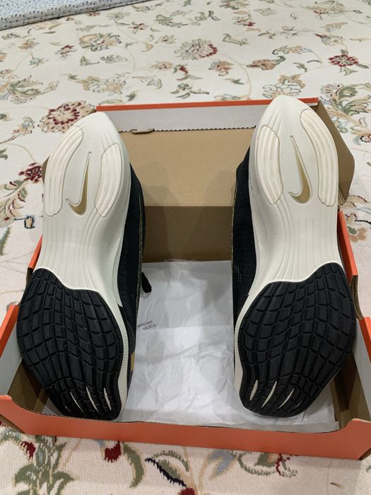 Кроссовки новые беговые