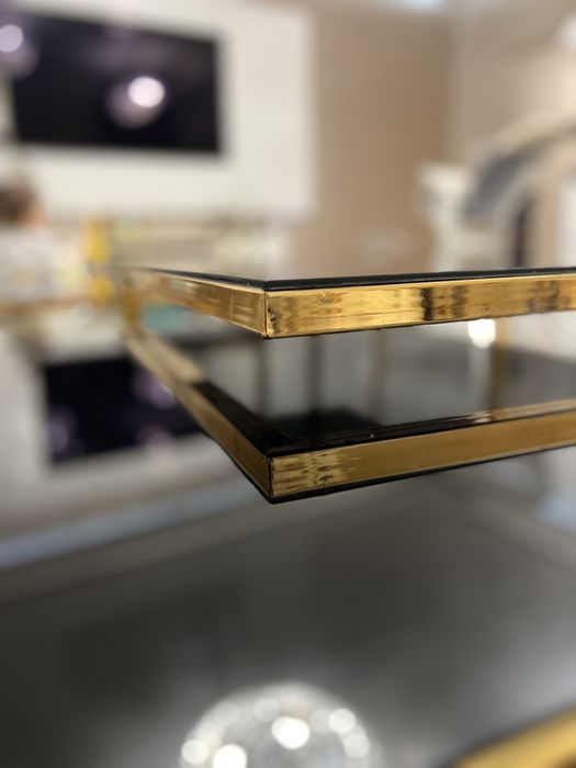 продаване! Маса за хол