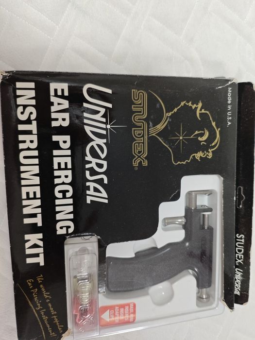 Продам пистолет для прокола мочки уха