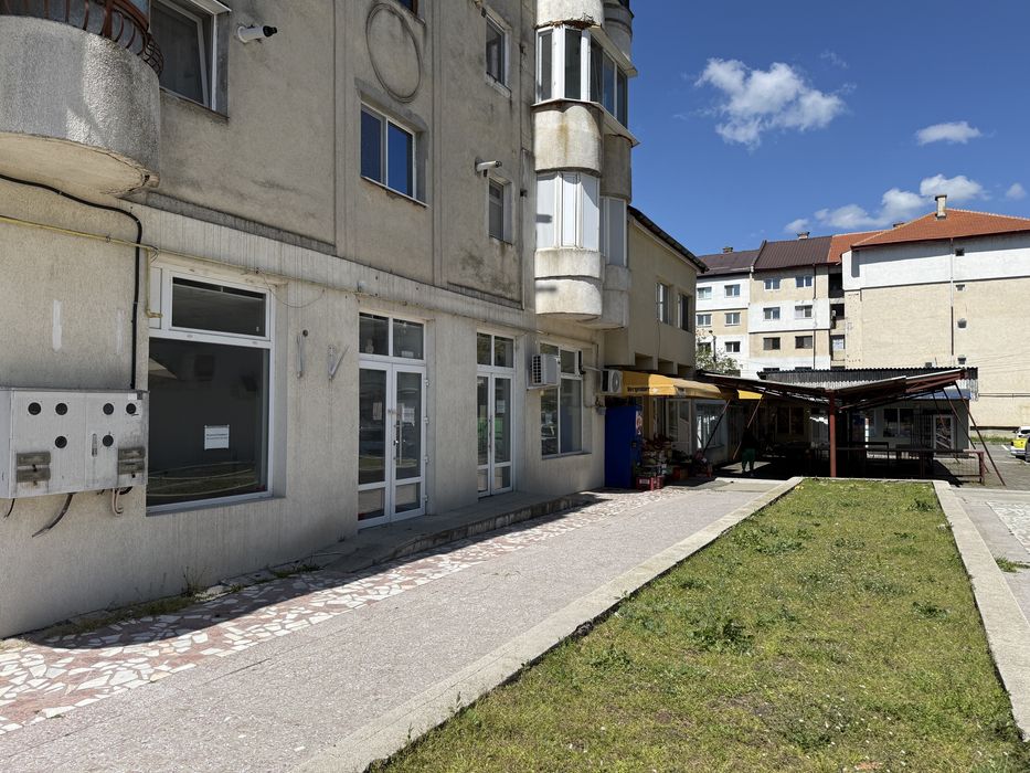 Chirie Spatiu Comercial zona MB