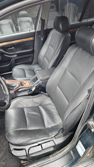 BMW E39 - 520i на части