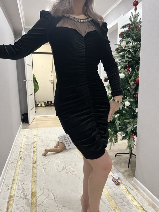 Новое платье с этикеткой