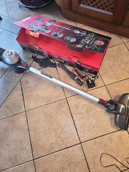 2 Прахосмукачки безкабелни HOOVER 22V