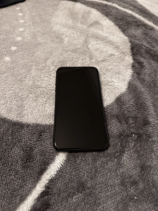Vand Iphone 11 64gb, Negru