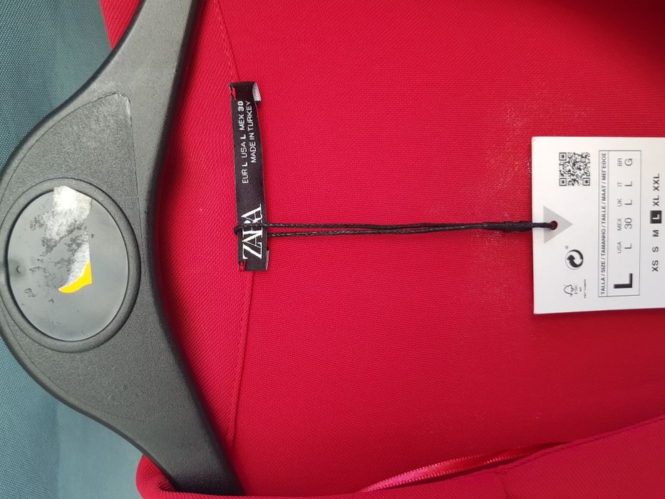 Rochii Zara marime L noi cu eticheta. Lungime 90 cm