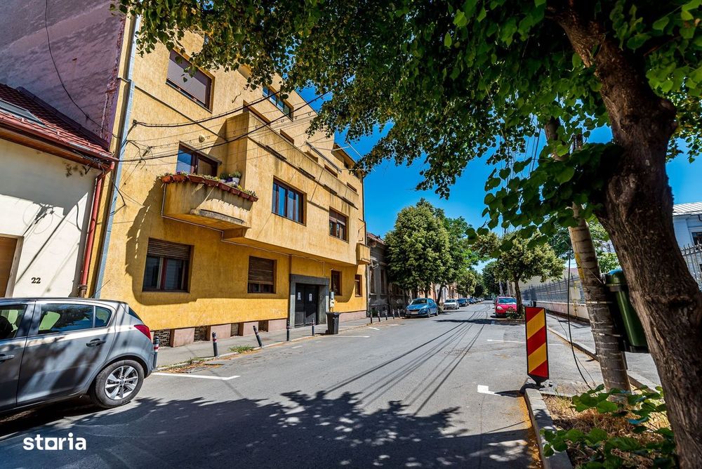 Apartament în centru cu acces auto și garaj propriu — fotografia 2
