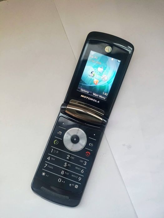 Motorola RAZR v8 ( decodat, baterie NOUA)