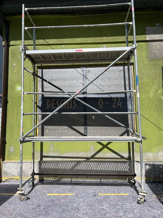 Inchiriez schela mobila