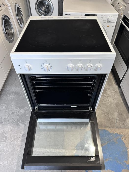 Печка +гаранция. Керамичен плот, конвекция. Безплатна доставка в София