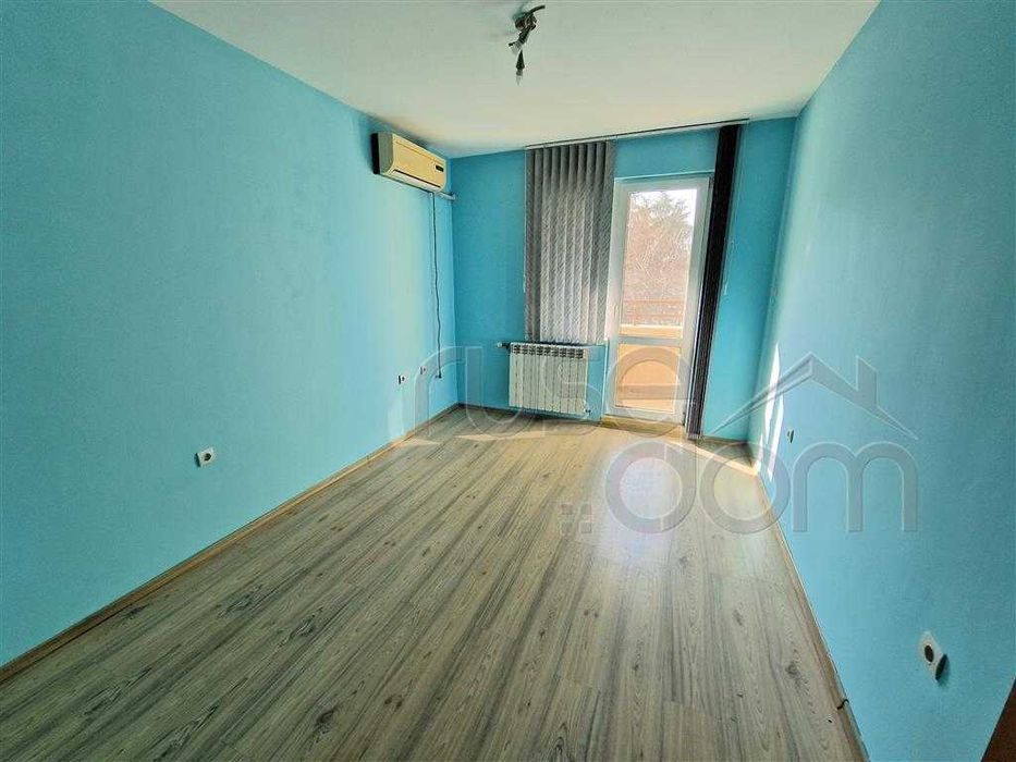 Продава се Тристаен апартамент в Русе, Център - 87 кв.м за 1641 €/кв.м - Снимка #9