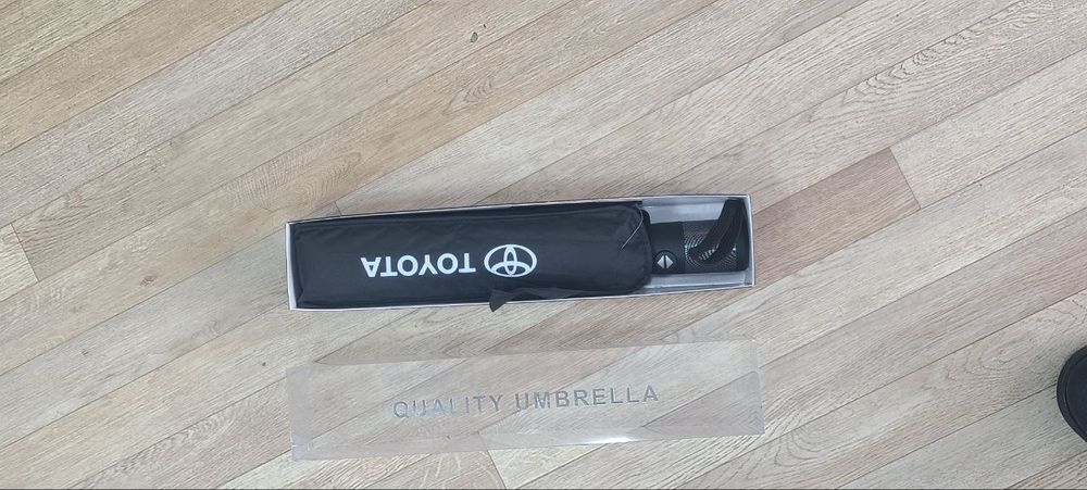 Avtomobil brendi, logotipli soyabonlar!