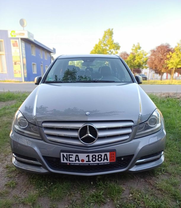 Mercedes-Benz 300