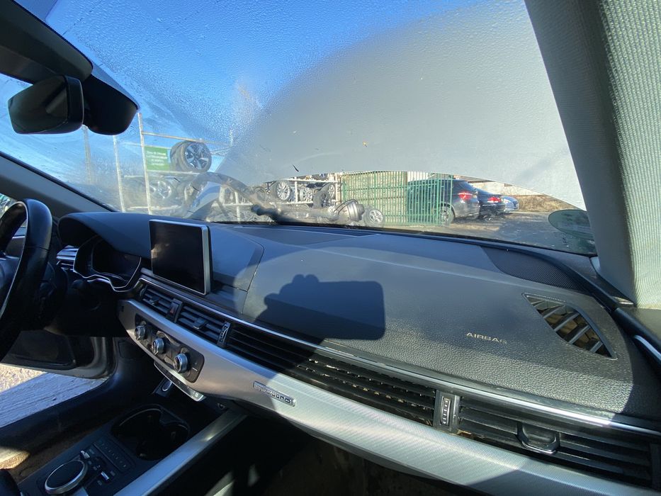 Aripă stânga spate Audi A4 B9