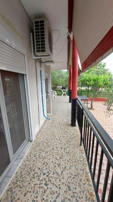 Продава къща с площ 79 м2 и двор 200 м2 в Аспровалта, Гърция