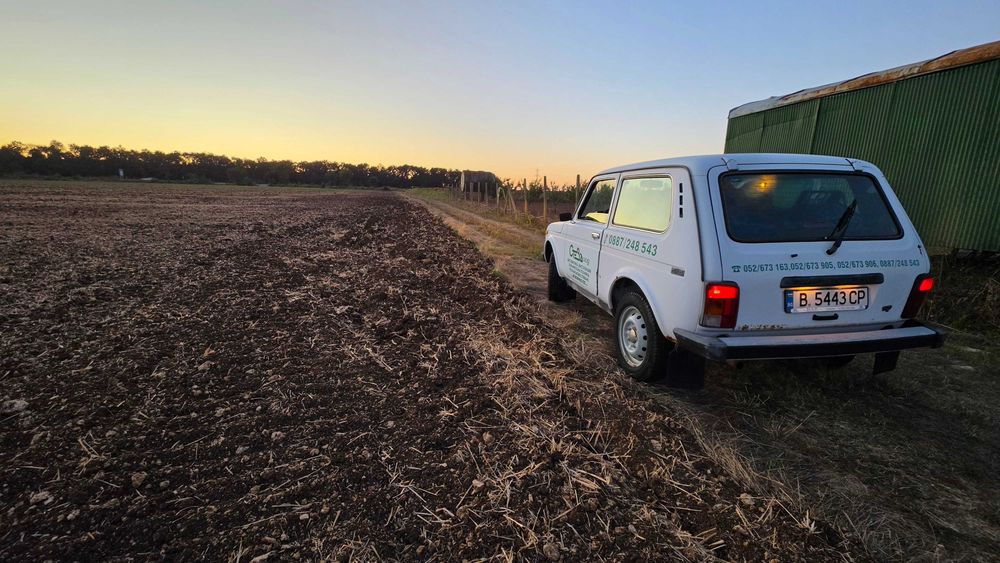 джип Lada Niva 2004