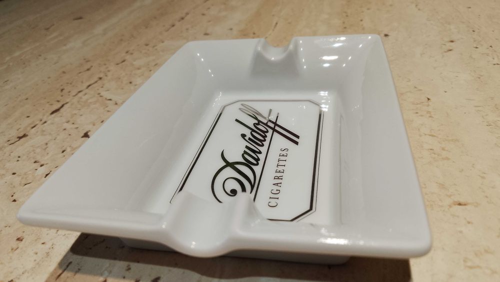 Scrumiera portelan fin, eleganta, lux, marca DAVIDOFF