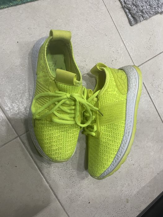 Дамски маратонки различни видове