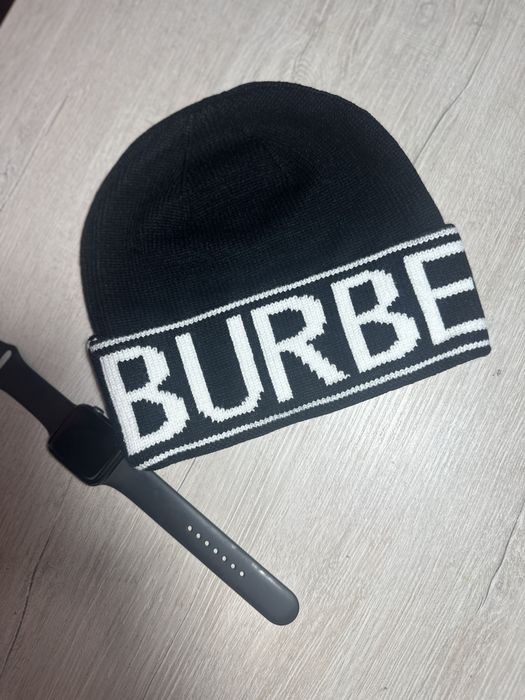 Новая шапка Burberry